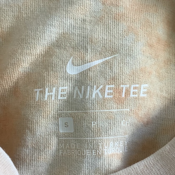 Mens Small NWT Nike Sportswear Shirt NYC New York Basketball Orange CZ9016-071 - Picture 7 of 7